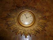 DECORATIVE 1930S STARBURST CLO