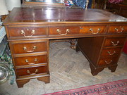 REPRODUCTION PEDESTAL DESK