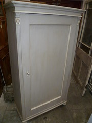SINGLE DOOR PAINTED PINE CUPBO