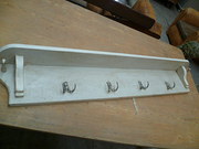 SINGLE TIER PAINTED PINE HOOKS