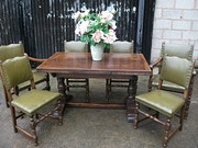 LARGE SOLID OAK DRAWLEAF TABLE