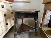 Pine cricket table