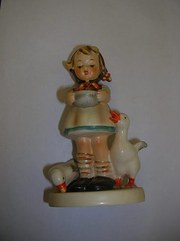 HUMMEL FIGURINE BE PATIENT1948