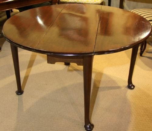 A George II Drop Leaf Table