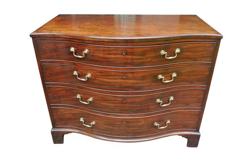 Georgian Mahogany Serpentine Chest Of Drawers