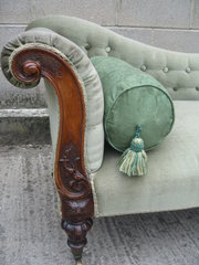 Victorian walnut framed chaise