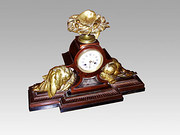 Bronze clock Macabre
