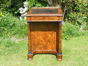 Walnut Davenport