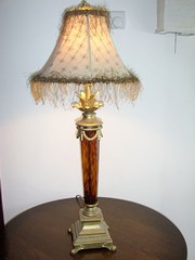 ART DECO TABLE LAMP WITH AMBER
