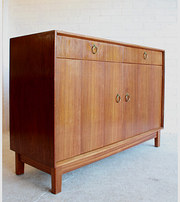 furniture (post 1940) a gordon russell 1950s sideboa A Gordon Russell 1950s Sideboa