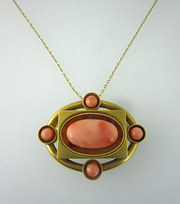 Beautiful Gorgian 15ct Coral B