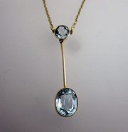 Lovely Aquamarine Pendant  9ct