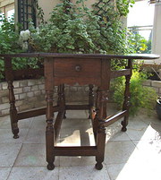 Oak and Elm Gate Leg table
