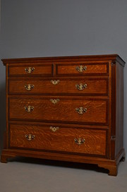 Georgian Chest of Drawers