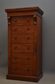 Wellington Chest