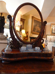 Oval Dressing Vanity Toilet Sw