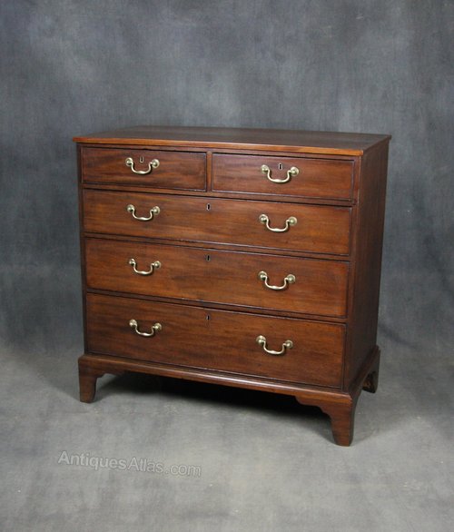 Georgian Mahogany Chest of Drawers