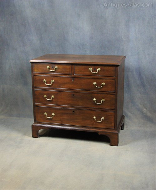 Georgian Mahogany Chest of Drawers