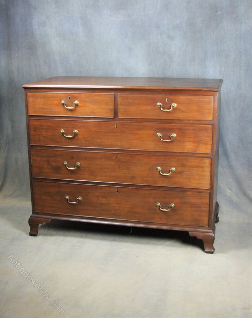 Georgian Mahogany Chest of Drawers