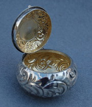 antique silver victorian silver snuff box 190 Victorian Silver Snuff Box 190