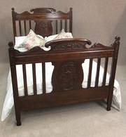Carved red walnut Victorian do