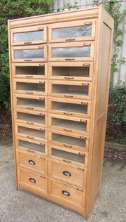 Tall shop display unit