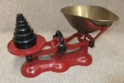 Vintage 1950s kitchen scales