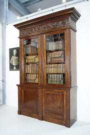 CARVED MAHOGANY CABINET BOOKCA