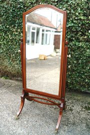 MAHOGANY  SATINWOOD BANDED CHE