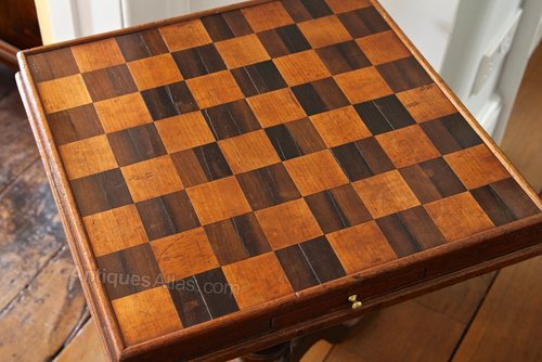 Antique Chess-Draughts Games Tripod Table.