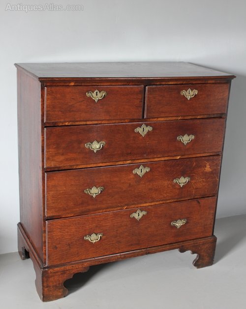 Mid 18th Oak Chest of Drawers.