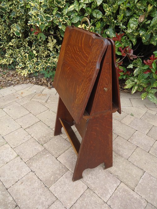 Arts & Crafts Caxton Folio Stand. Liberty
