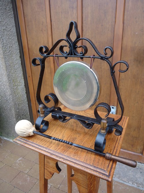 Arts & Crafts wrought iron and brass Gong