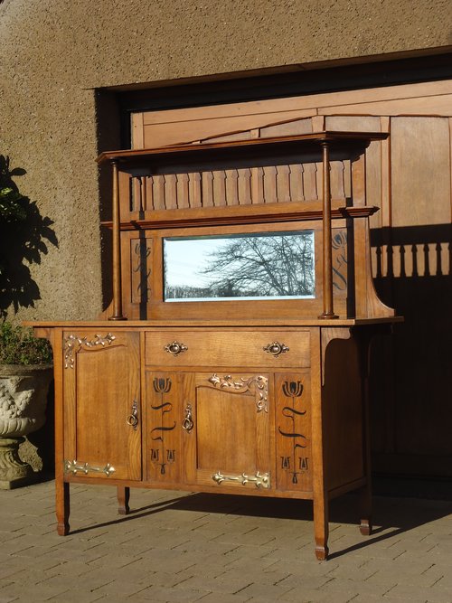 Arts & Crafts Maple & Co oak dresser