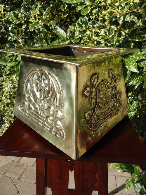 Arts & Crafts Scottish school Jardiniere