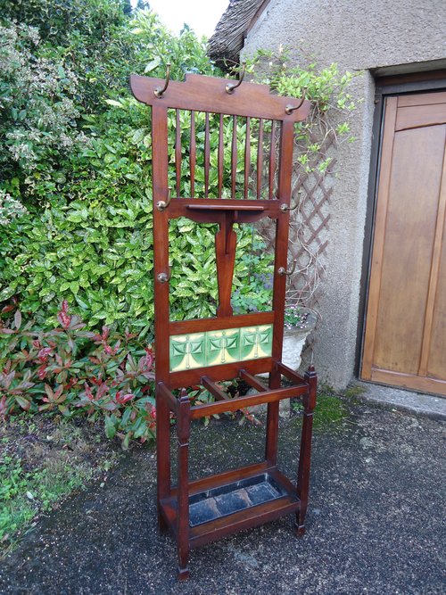 Arts & Crafts Shapland & Petter Hall stand