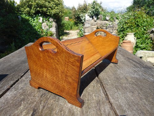 Arts & Crafts book trough with chequered inlay
