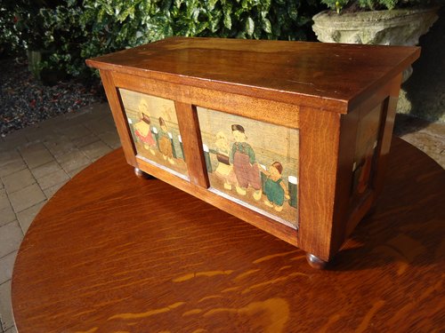 Arts & Crafts casket with Dutch children