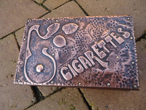 Arts & Crafts casket with honesty