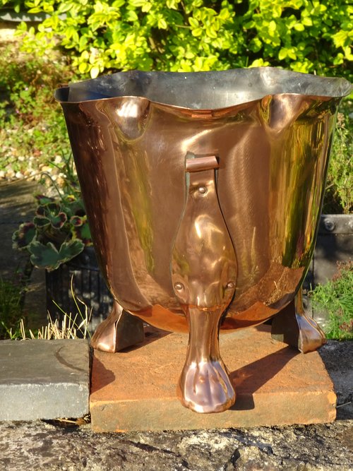 Arts & Crafts copper jardiniere