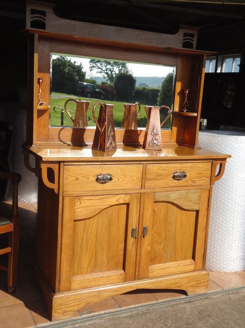 Arts & Crafts golden oak sideboard dresser