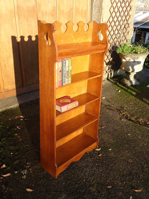 Arts & Crafts oak bookcase