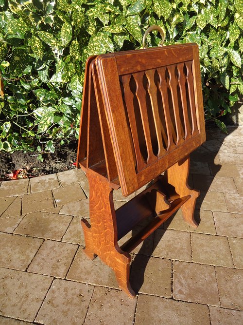 Arts & Crafts oak folio stand.- Liberty
