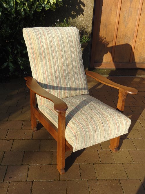Arts & Crafts oak reclining chair for Liberty