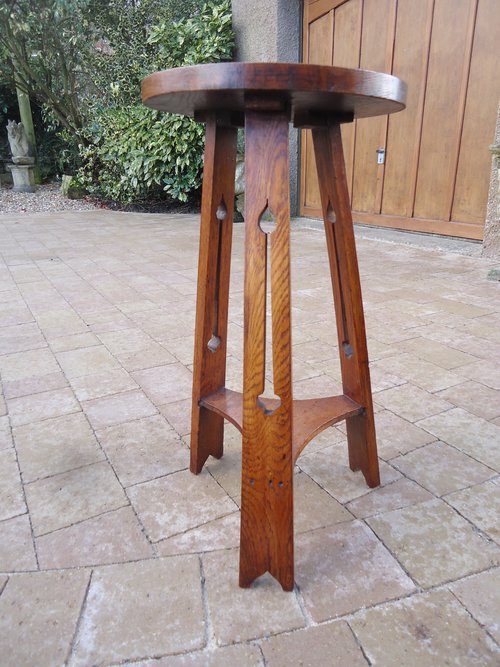 Arts & Crafts oak table on a tripod base