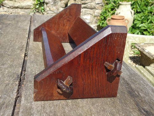 Arts & Crafts pegged oak book rest