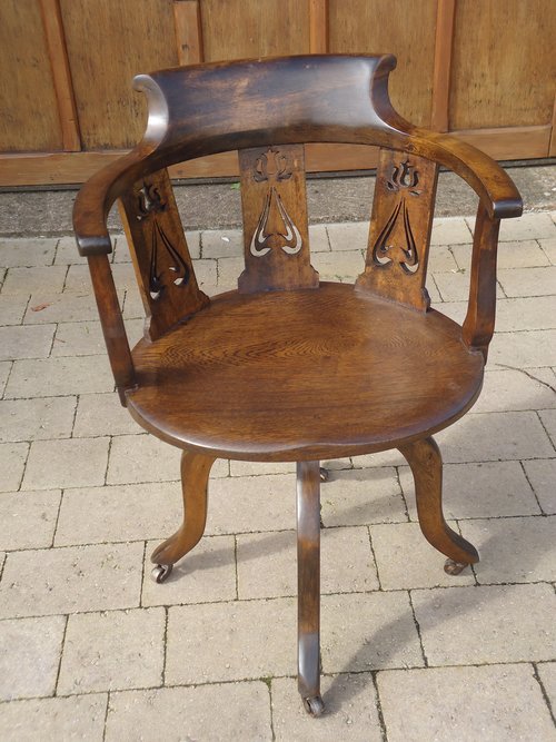 Arts & Crafts swivel desk chair