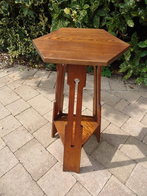 Small Arts & Crafts table on a tripod base