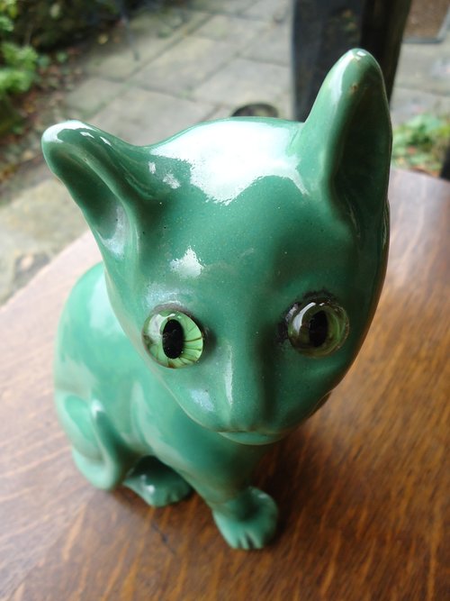 Starry eyed Mosanic pottery Cat