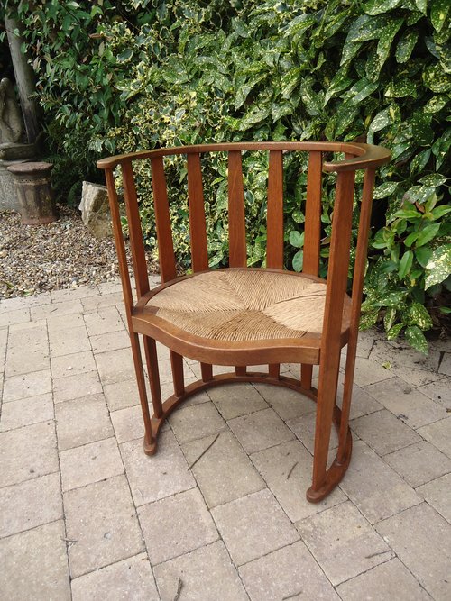 Stunning oak Arts & Crafts barrel chair